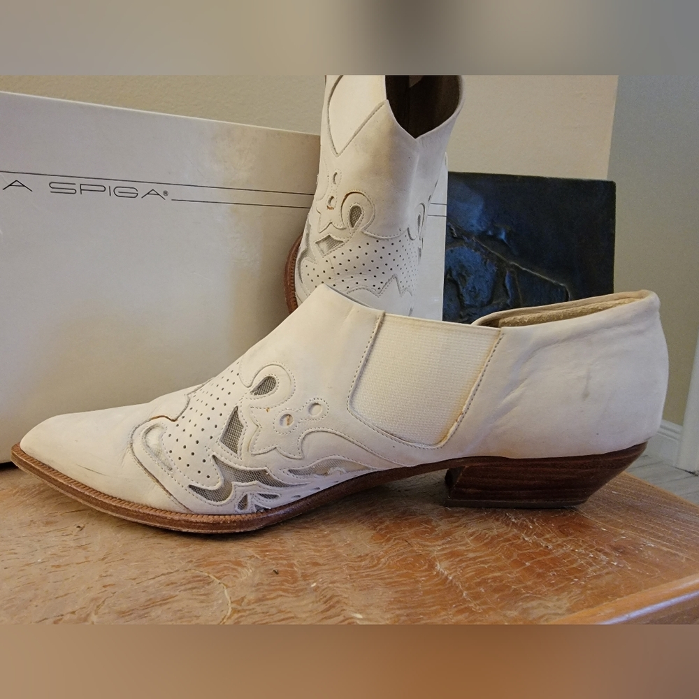 Via Spiga white nubuck cowboy shoe boot size 6 1/2